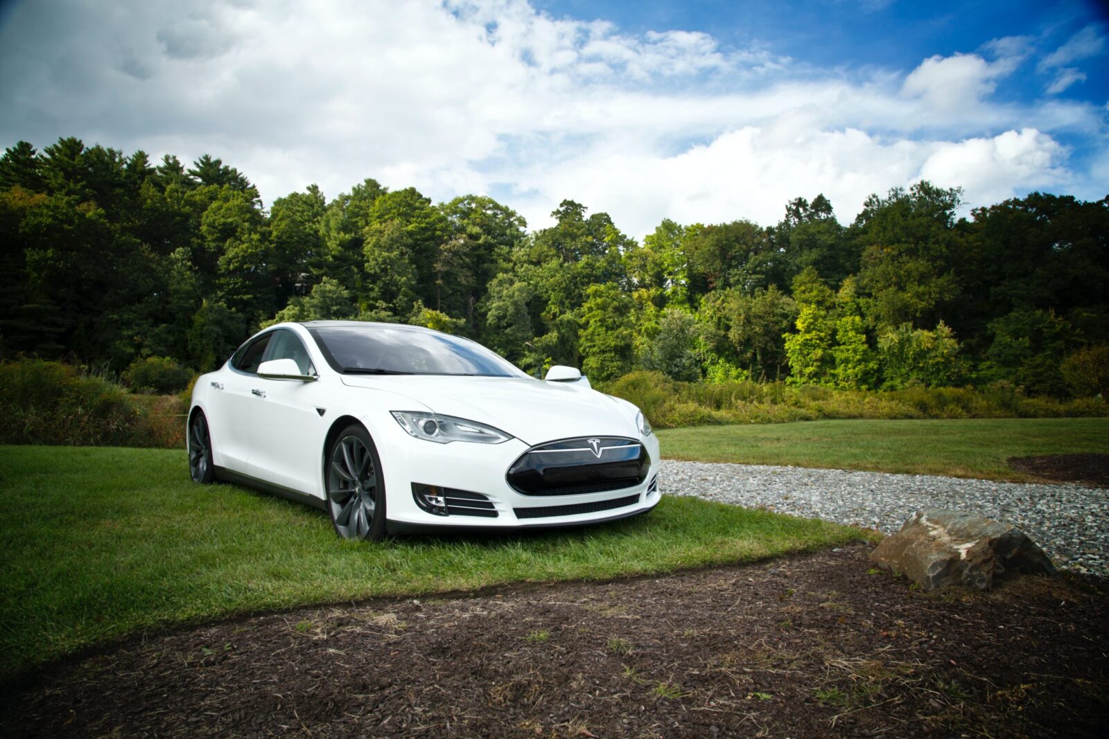 Tesla Roadside Assistance review: Is it really good enough?